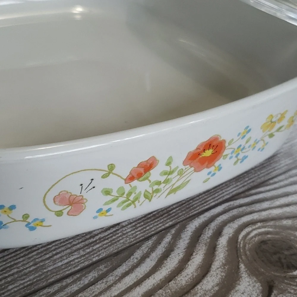 Corning ware vintage wildflower print casserole with lid